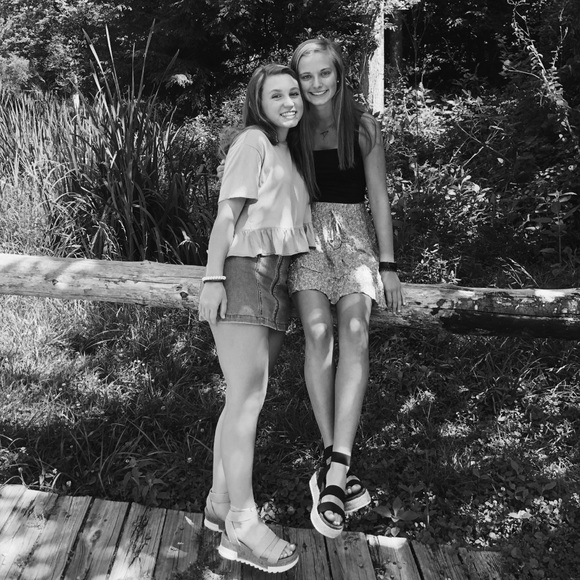 Meet your Posher, Anna - Picture 1 of 2